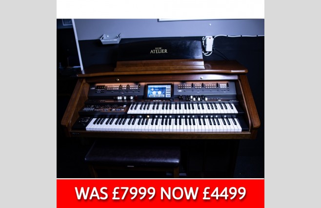 Roland AT800 Organ, Used, SALE PRICE BARGAIN (SN:ZX50397) - Image 1